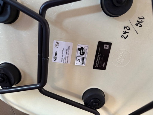 Vitra Eames Fiberglass RAR “Steinberg Cat” Chair 243/500 – Rare collector’s edition