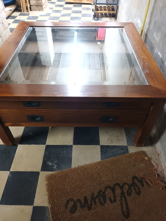 Image 1 of Wunderschöner Couchtisch aus exotischem Holz.