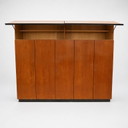 Ampio armadio vintage in teak con scomparti per appendere abiti e ripiani, risalente agli anni '60.