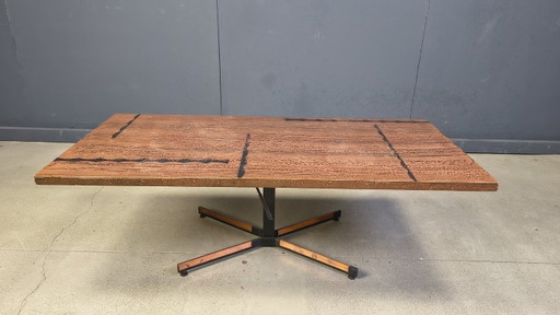 Modernistische koperen salontafel, in hoogte verstelbaar, jaren 60.