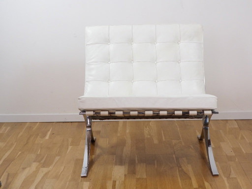 Sedia Knoll International Barcelona in pelle avorio, edizione limitata.