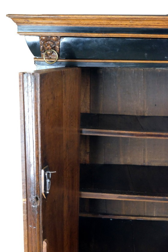 Image 1 of Credenza Zeeland del XVII secolo, in rovere.