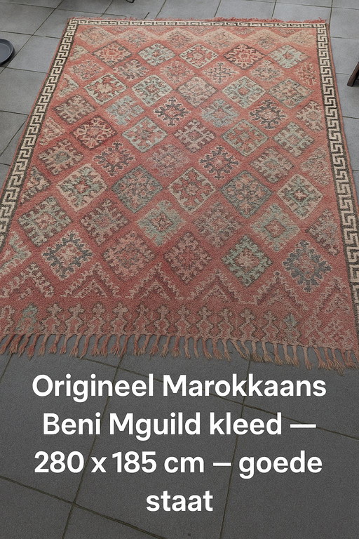 Beautiful Moroccan rug - Beni Mguild - Berber - 280x185