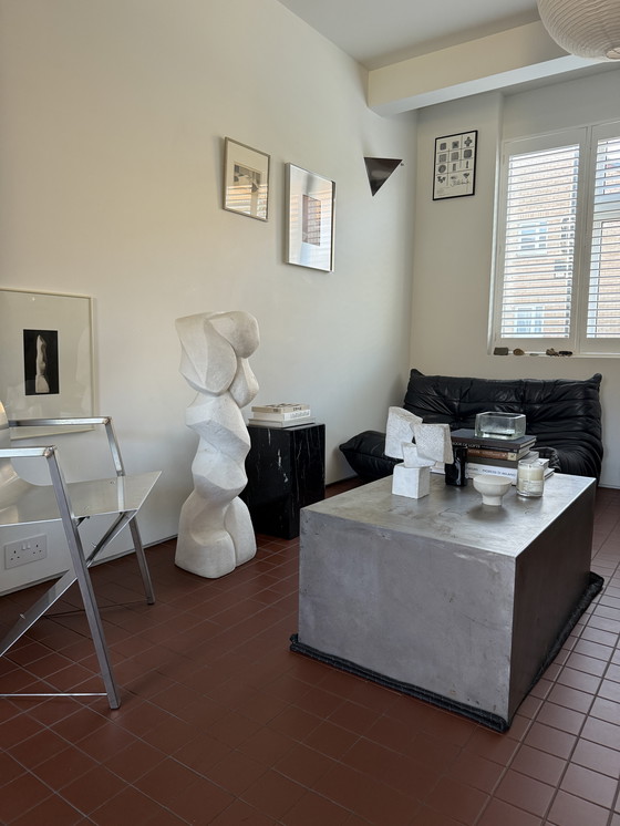 Image 1 of Stehende Granit-Stein-Skulptur