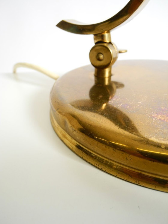 Image 1 of Magnifique lampe de table en laiton massif, rare et imposante, typique du design moderne du milieu du XXe siècle | 48 cm | 18,9"