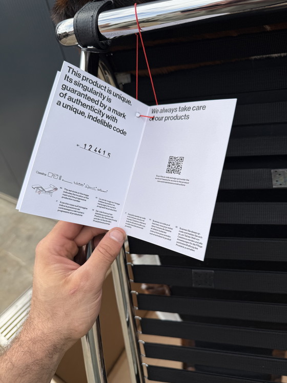 Image 1 of Cassina LC4 Le Corbusier d'origine, cuir de vachette, neuf dans sa boîte