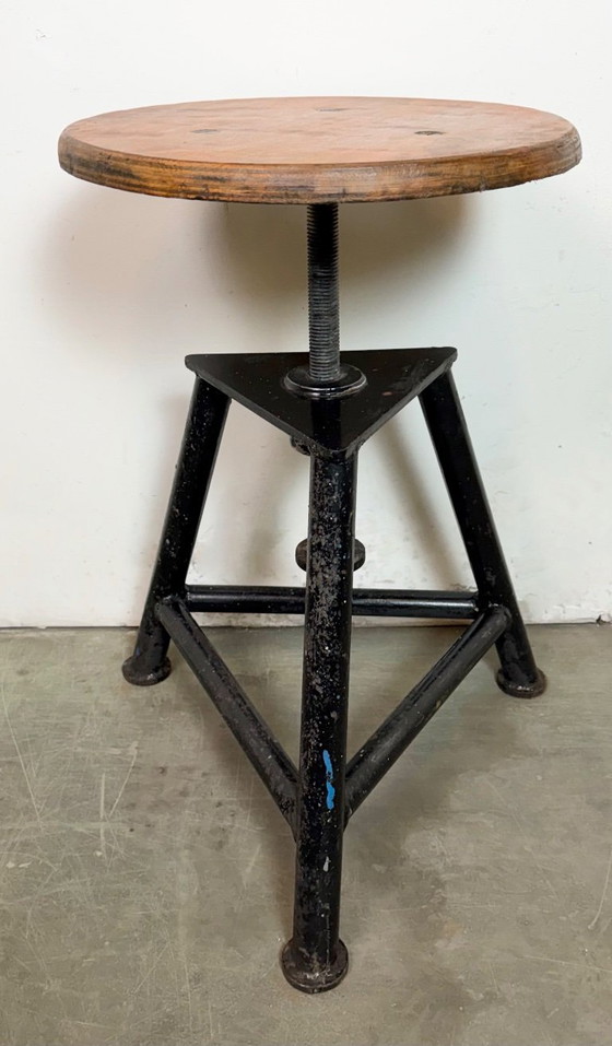 Image 1 of Sgabello girevole industriale nero da officina, anni '60