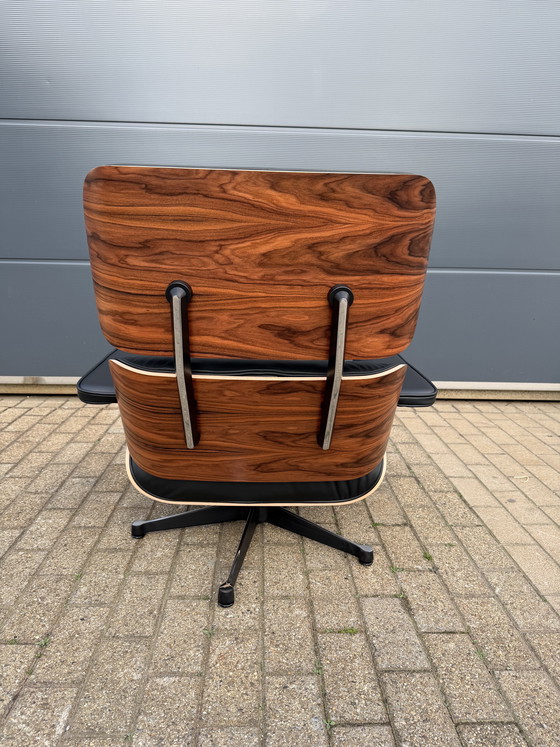 Image 1 of 2 poltrone lounge Vitra Eames XL originali con poggiapiedi, in pregiata pelle nera e palissandro Santos, NUOVE!!