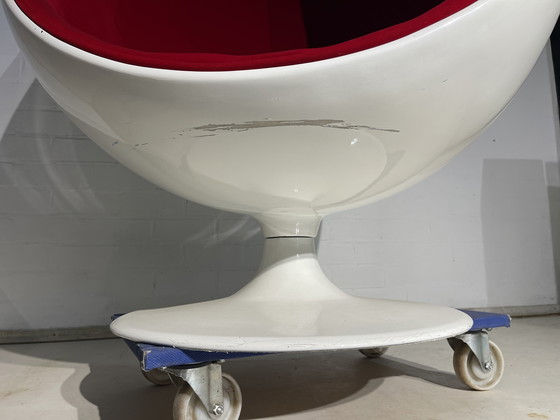 Image 1 of Fauteuil œuf vintage as de l'espace