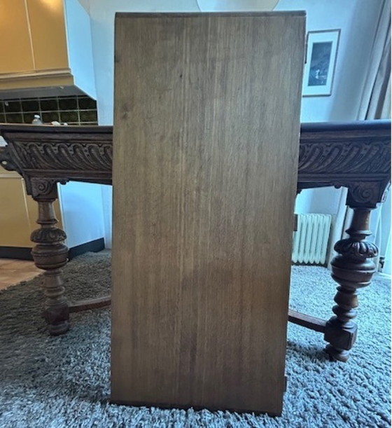 Image 1 of Table de salle à manger Malines style Renaissance avec quatre têtes de lion