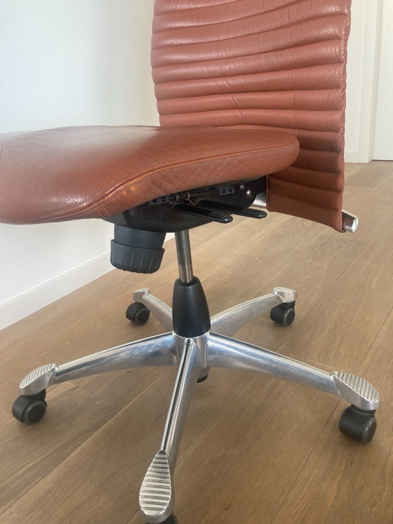 Sillas de oficina Executive Flokk-HAG H09 Modelo 9330 – Leather (photo 2 of 5)