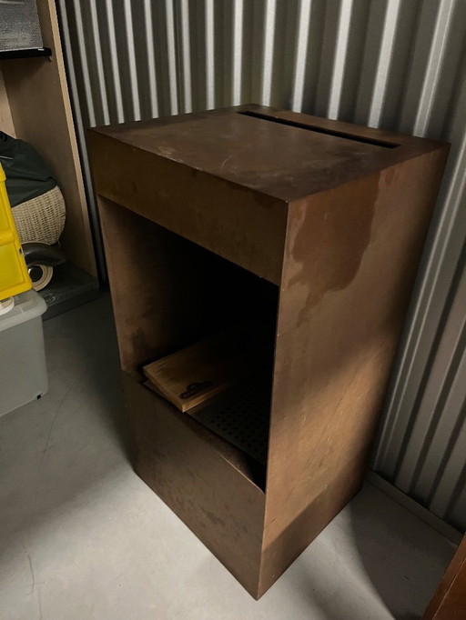 Chauffage de terrasse design en acier Corten