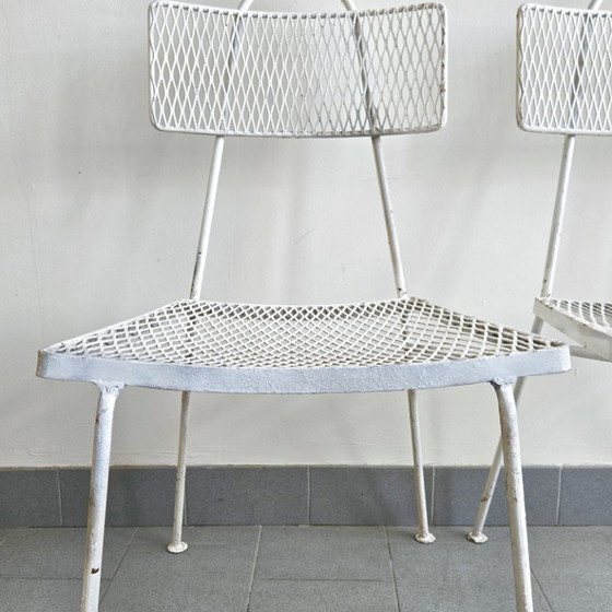 Image 1 of Een paar vintage witte gelakte metalen stoelen uit de jaren 50 van DLG Mathieu Matégot.
