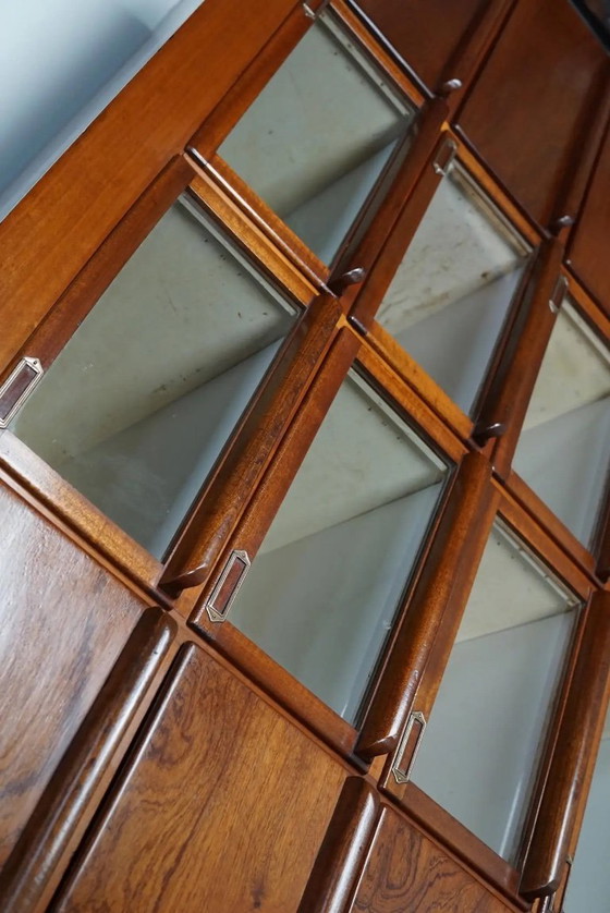 Image 1 of Gran armario de mercería antiguo holandés de madera noble, década de 1930