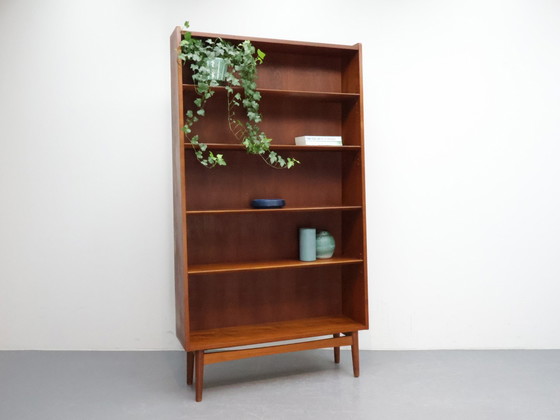 Image 1 of Libreria di design danese Johannes Sorth