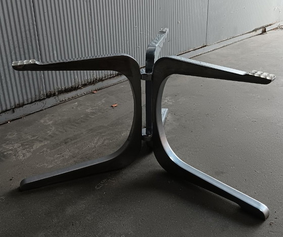 Image 1 of Space-Age coffee table in aluminum - attributed to Artifort