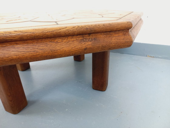 Image 1 of Tavolino ottagonale Barrois con motivi vintage da erbario in legno di rovere e ceramica Vallauris degli anni '60 e '70.