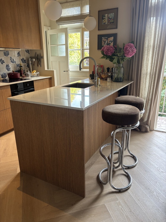 Set aus 2 verchromten Rohr-Barhockern von Sigmachairs, 1970er Jahre – sigma furniture, Chrome, Velvet (photo 2 of 5)