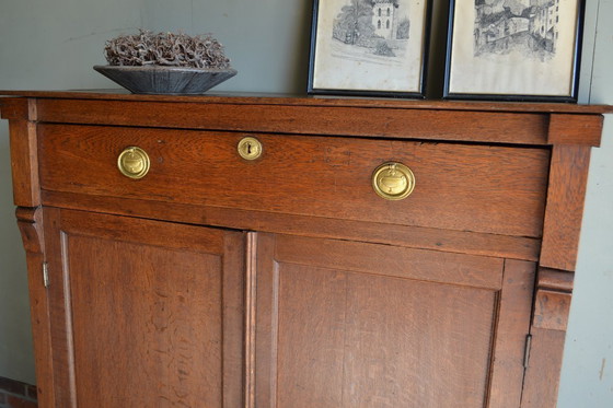 Image 1 of Armoire Empire ancienne en chêne pour fille.