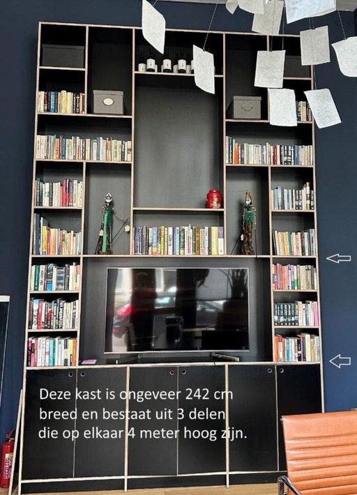 Doppelt großer Hängeschrank Fächerschrank nach Maß