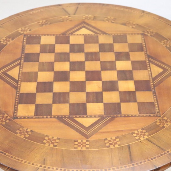 Image 1 of Antieke bijzettafel van notenhout met inlegwerk, Italië, 19e eeuw