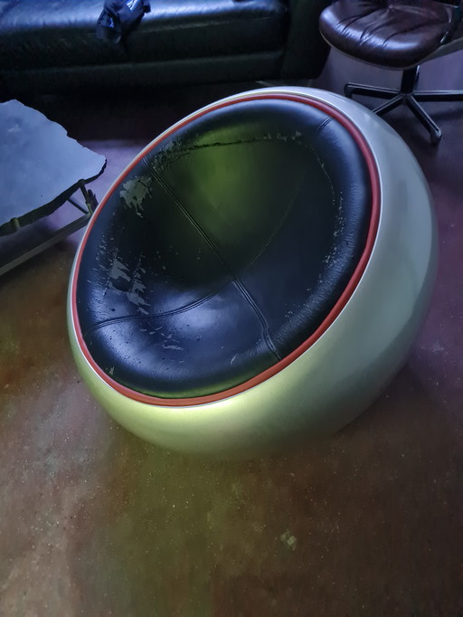 Rare Egg pod chair