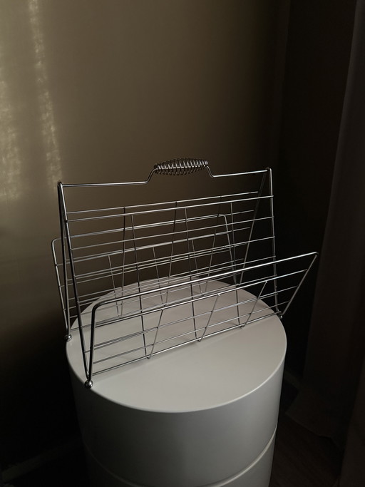 Revistero cromado, década de 1970