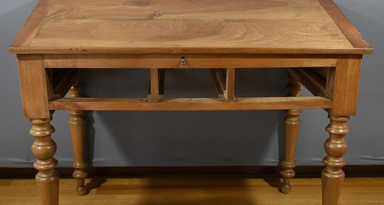 Image 1 of Bureau de Pente en Noyer massif, style Louis-Philippe - 2ème partie XIXe