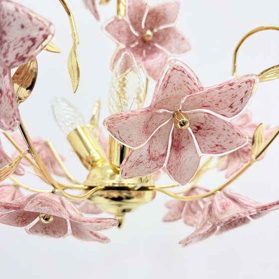Murano rosa Glasblumen-Kronleuchter, 1970er Jahre, Metall (Foto 13 von 15)