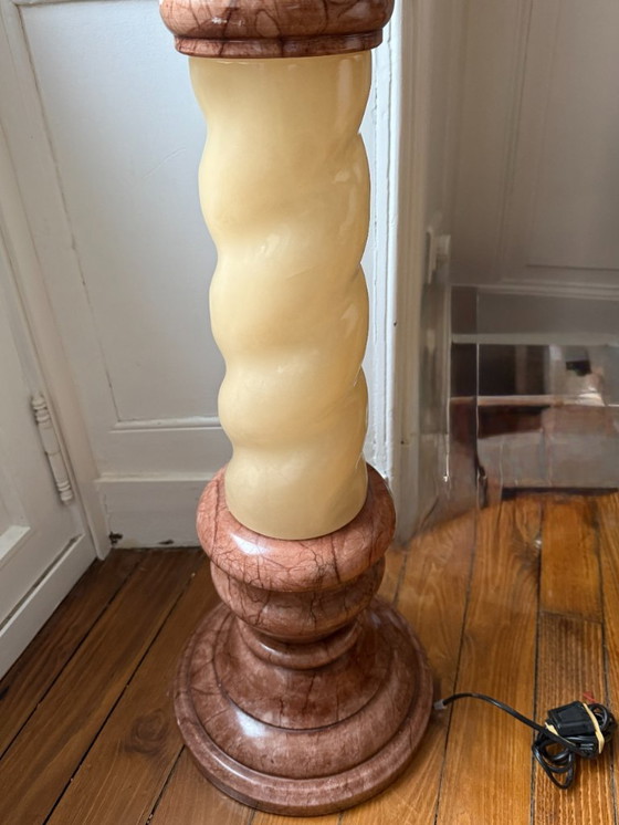 Image 1 of Colonna luminosa/supporto in alabastro