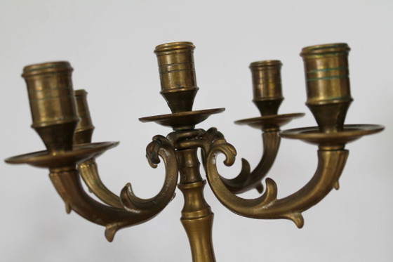 Image 1 of Candeliere a 5 bracci, in ottone, stile barocco provenzale vintage anni Cinquanta