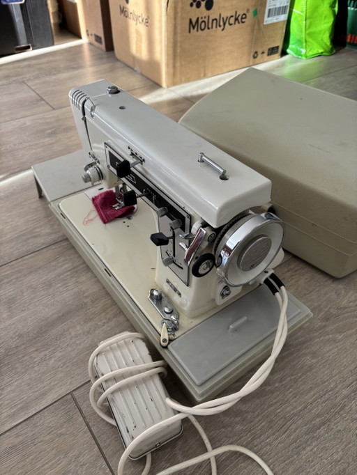Victoria Sewing Machine