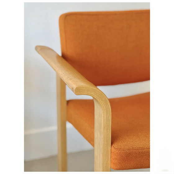 Image 1 of Juego de 2 sillas Magnus Olesen naranjas, Dinamarca, años 70 