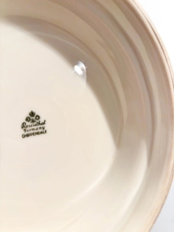 Piatto centrotavola rialzato in porcellana Rosenthal decoro Chippendale, anni '40 – Stoviglie (photo 7 of 7)