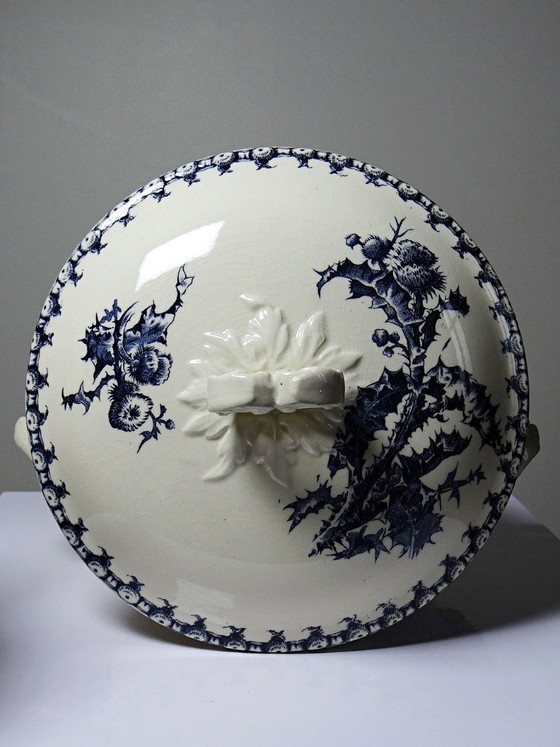 Image 1 of Sopera antigua de porcelana opaca Gien, 1890-1910, diseño de piedra de hierro, diseño Chardons
