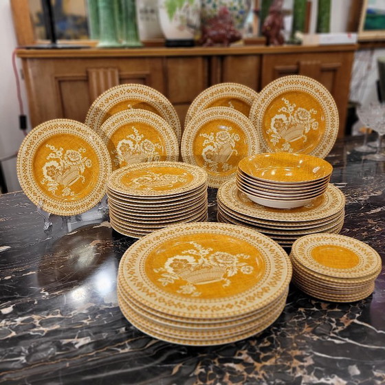 Image 1 of 54-delig serviesset “Paniers Fleuris”, Limoges porselein, Patrick Frey, jaren 90 – Frankrijk