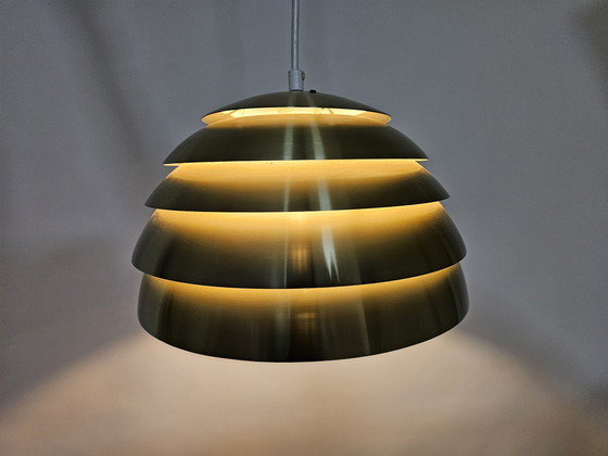 Image 1 of Lampada a sospensione a cupola vintage di Hans Agne Jacobsen AB per Markaryd, Svezia, modello T325/450 'Lamingo'.