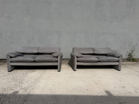 Cassina Maralunga 2x 2zit Originele Ribble Stof Bicolore Lichtgrijs, Zeer Goede Staat! – 2 zitsbanken (photo 4 of 14)