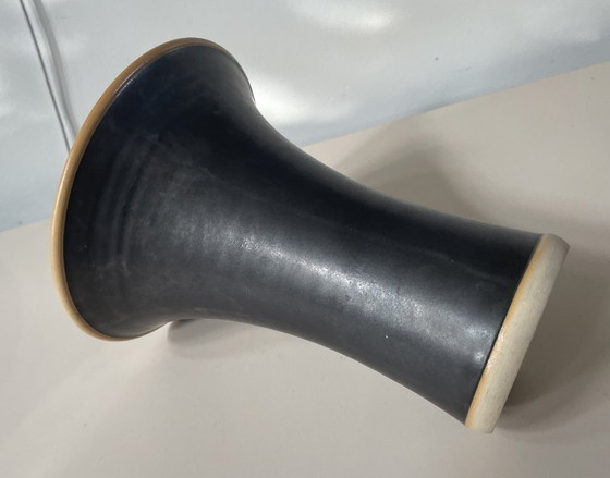 Image 1 of Annie Mik the Farmer - Vaso in ceramica da studio nero antracite