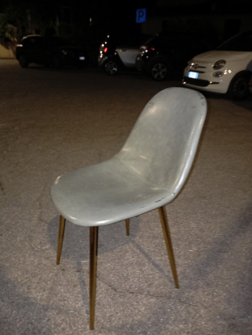 Sedie stile mid-century in Sky vintage disponibile grigio e marrone 