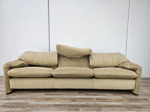 Maralunga driezitsbank van Vico Magistretti uit de jaren 70. – Cassina, 3 5 zitsbanken, Textile, Klassiek (photo 2 of 20)