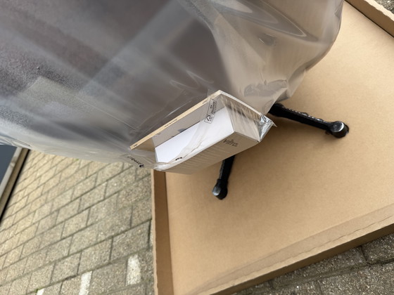 Image 1 of Poltrona lounge Vitra Eames XL + poggiapiedi, in pregiata pelle nera e palissandro Santos. NUOVA!!