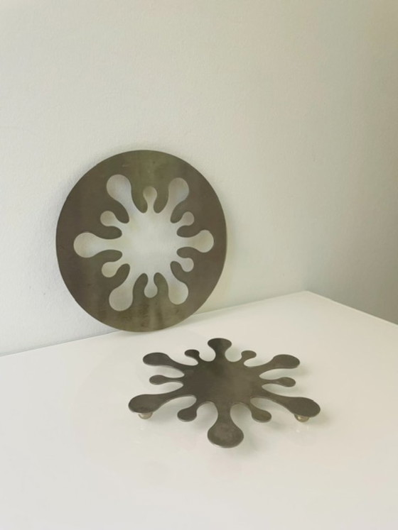 Image 1 of Set di 2 sottobicchieri vintage in metallo – iconico design retrò