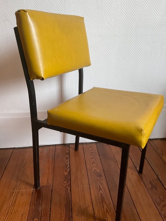 Image 1 of Sedia modernista degli anni '60 – metallo nero e similpelle gialla