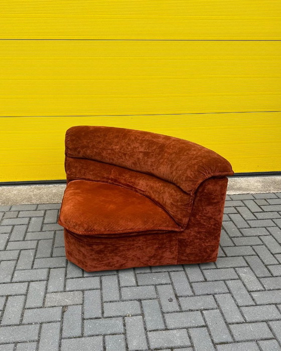 Fauteuil d'angle vintage en velours rouge-brun, Années 70 (photo 17 sur 20)