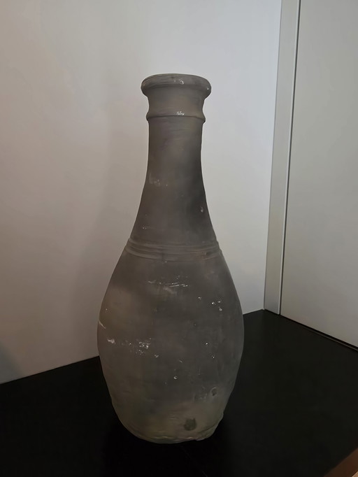 Vaso in ceramica Sujan da materie prime