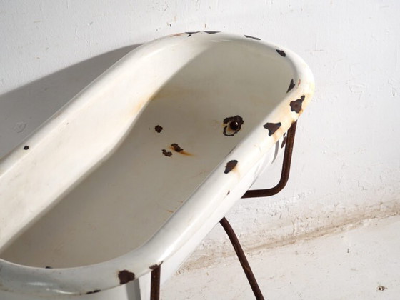 Antique bathtub in enamelled iron – Central Europe, circa 1950 #4 – Decorative Objects, Industrieel (photo 23 of 40)