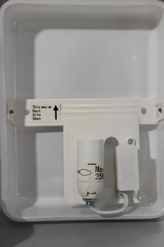 Image 1 of Een paar wandlampen van mat glas, model "IJsland", vintage Habitat, jaren 90.