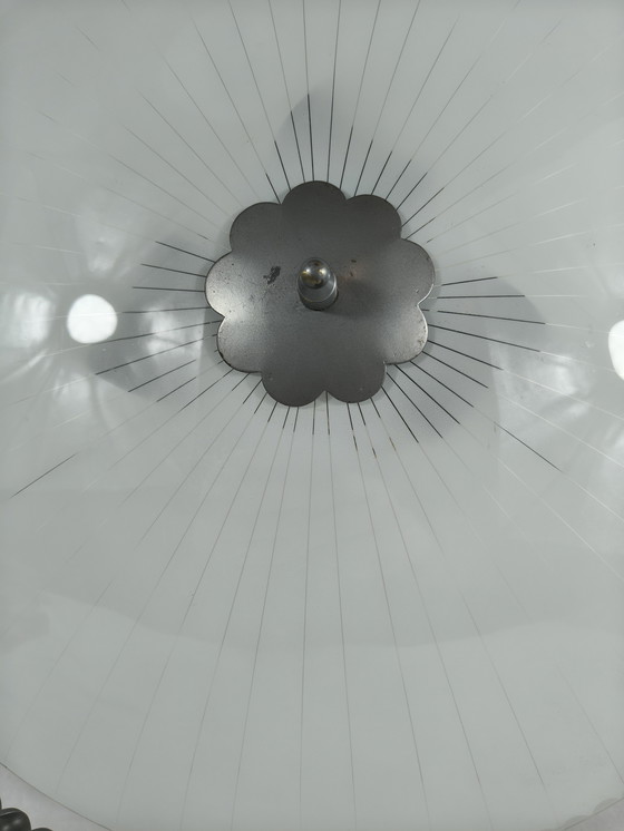 Image 1 of Grande lampada da parete/plafoniera vintage Art Déco in ferro battuto e vetro satinato – Ø49 cm