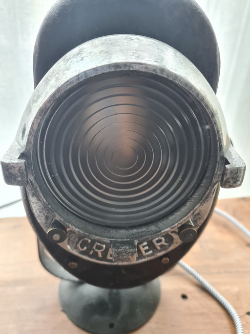 Foco vintage color crema